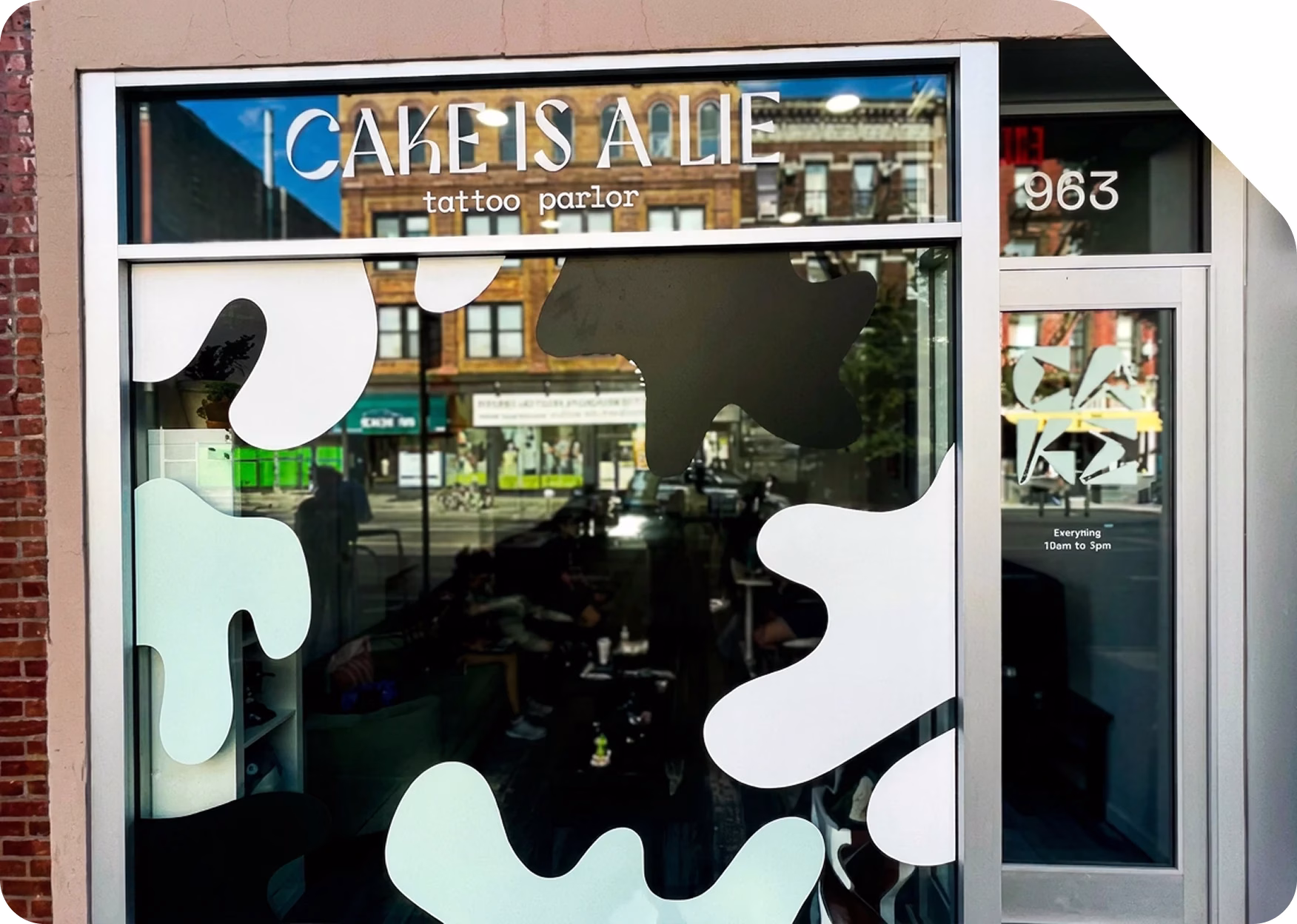 Why Choose Our Window Graphics Printing Services?