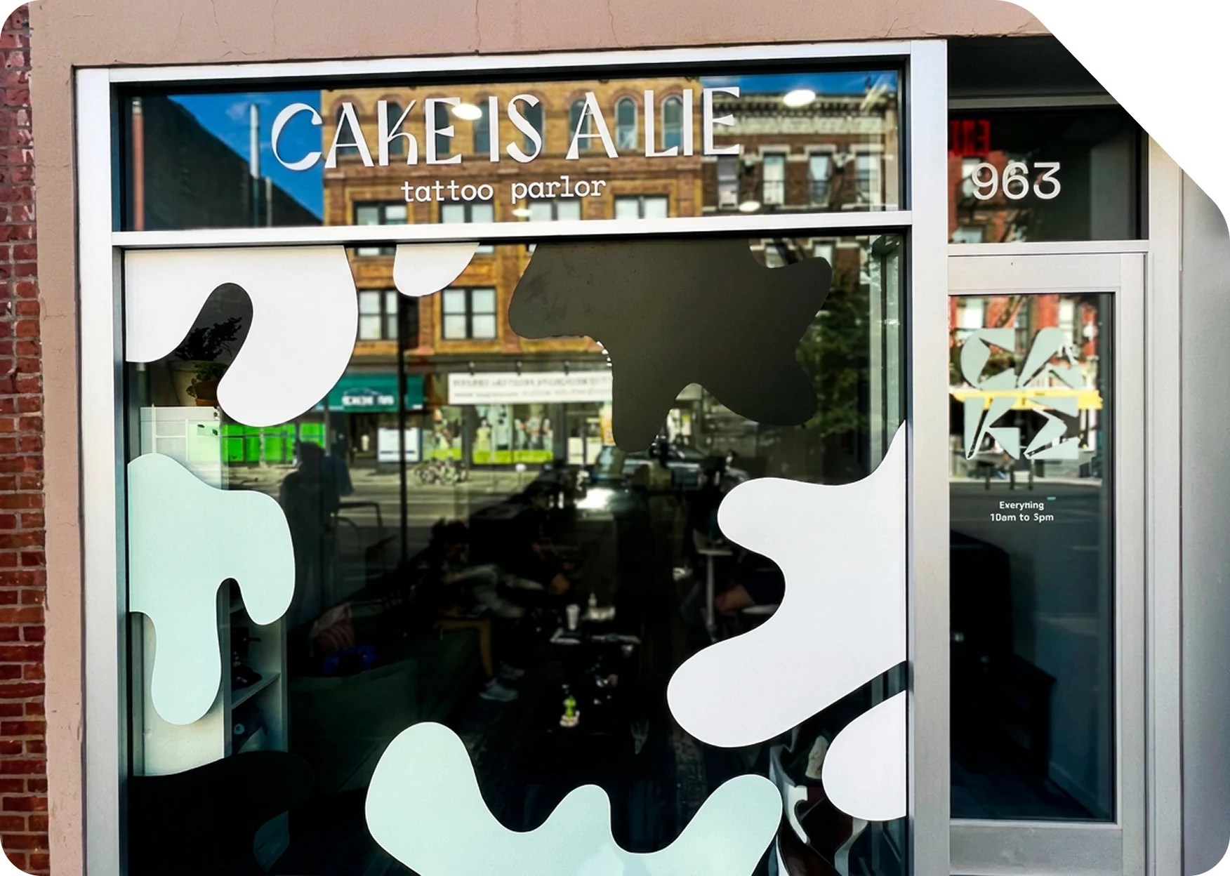 Why Choose Our Window Graphics Printing Services?